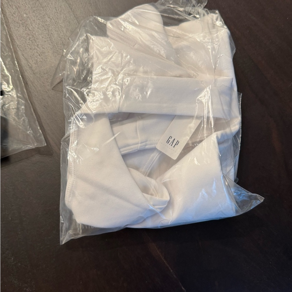 GapFit Power Medium Impact Sports Bra